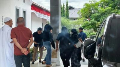 Ketua Dewan Dipergok Istri Simpan Perempuan di Rumah Dinas
